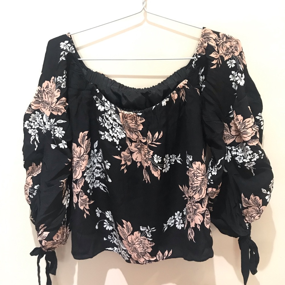 Lovers + Friends Off-the-shoulder Floral Navy Top